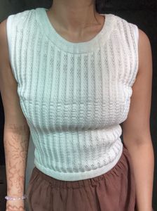 Chic White Sleeveless Textured Top