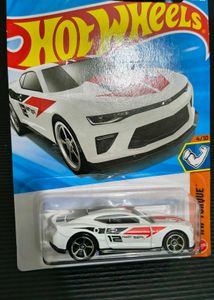 Hot Wheels-Camaro nd Ferrari Combo