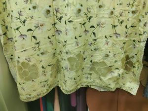 Elegant Yellow Floral Suite