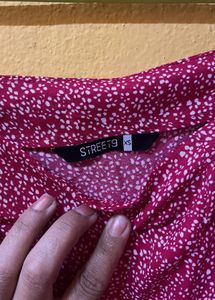 Chic Pink Floral Crop Top