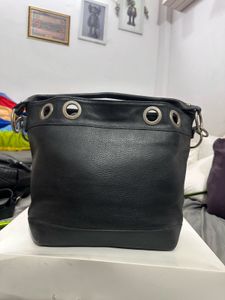 Chic Black Leather Bucket Bag