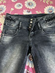 Straight Jeans