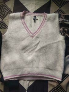 V-Neck Knit Vest