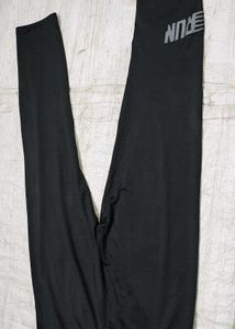 Black Athletic Cropped Leggings