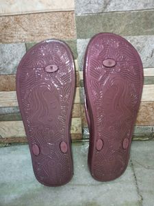 8.5 Or 9 It Is Most Comfortable And Soft Slippers In New Condition