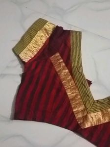 GentlyUsed Elegant MaroonBlouse withGoldenMotifs