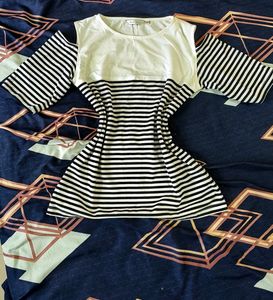 Price Drop 🌟🌟Miss Chase Cold Shoulder TShirt Top