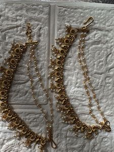 Elegant Gold Ear Chain with Pearls