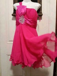 Chic Pink One-Shoulder Party Dress