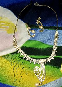 Sparkling Rhinestone Necklace & Earring Set