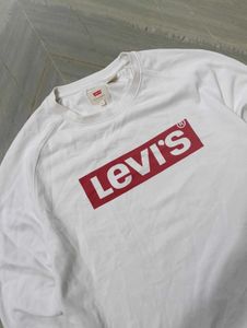 Levi's White Sweatshirt Size - L