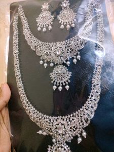 Elegant Bridal Necklace Set