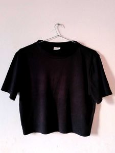Classic Black Cropped T-Shirt