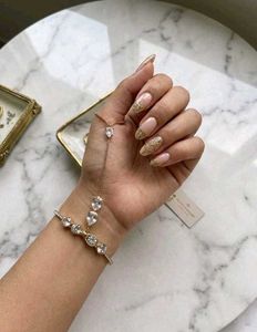 Stunning Rhinestone Hand Bracelet ✨
