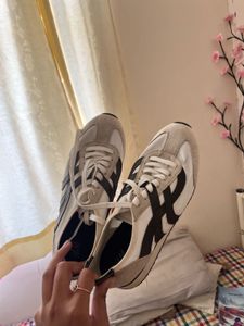 Stylish Women's Sneakers