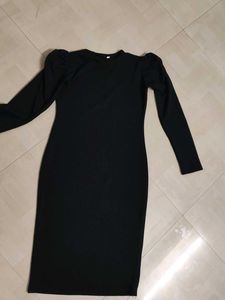 Chic Black Puff Sleeve Midi Dress