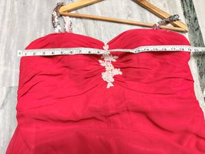 Elegant Red Party Dress