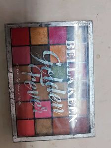 BELLA KEEN Eyeshadow Palette