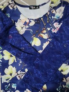 Elegant Floral Print Top with Lace Sleeves