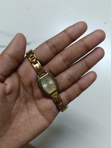 Elegant Gold Tone Women's Watch