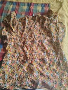 FEMINA FLAUNT Chic Floral Print Ruffle Sleeve Top