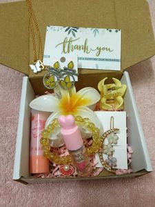 Charming Pink Beauty &amp; Accessory Set Hamper Box