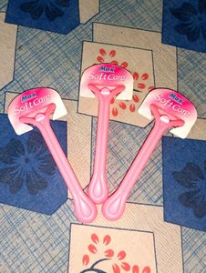 Set of 3 Max Soft Care Razors