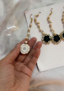 6 Elegant Pearl &amp; Emerald Necklace Set