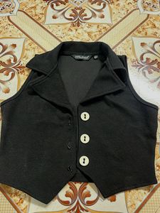 Chic Black Sleeveless Vest