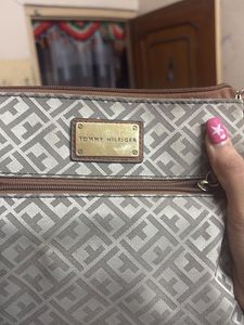 Tommy Hilfiger Crossbody Bag