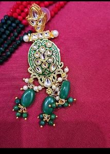 Beautiful Kundan Set With Earrings