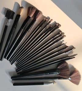 Professional Makeup Brush Set - 20 Pieces with Bla