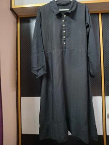 Elegant Black Collared Midi Dress