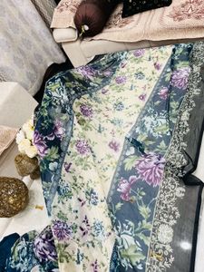 Beautiful Floral Print Kurta Set