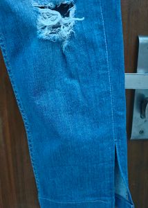 UCB Jeans + WRANGLER Shorts