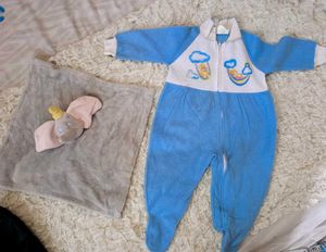 Very Cute Baby rumpar Hanky And Cardigan