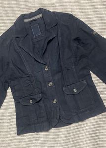 Stylish Denim Jacket - Versatile &amp; Chic