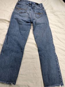 Jeans(Levi's, Denizen)(26)(Straight Fit)(Tucks Can Be Removed)