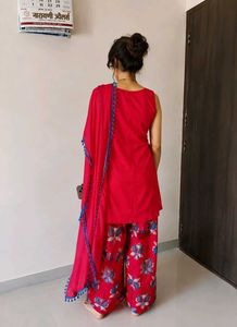 Farsi suit new s,m size avl