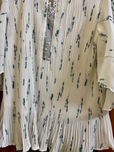 Floral Stretchable Top with flowy sleeves