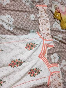 White Kurta sets with Floral Print