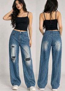 Distressed Wide Leg Jeans