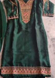 Elegant Emerald Green Kurta Set