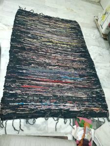 Woven floor mat