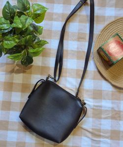 Chic Black Crossbody Bag