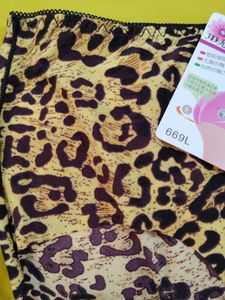 2020 -- seamless printed panty