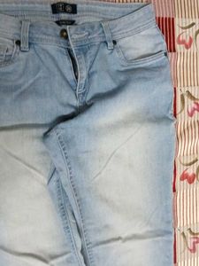 Light Wash Stretch Jeans