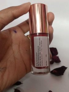 Vibrant Liquid Lipstick with Rose Petals