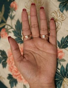 Elegant Flower Rings with Crystals