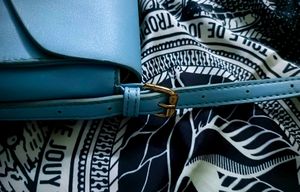 🩵 Fastrack Crossbody Bag with Gold Chain